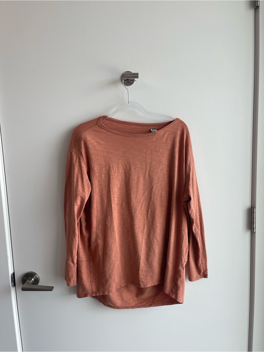 Lululemon Women's Long-Sleeve Lightweight Top in Orange